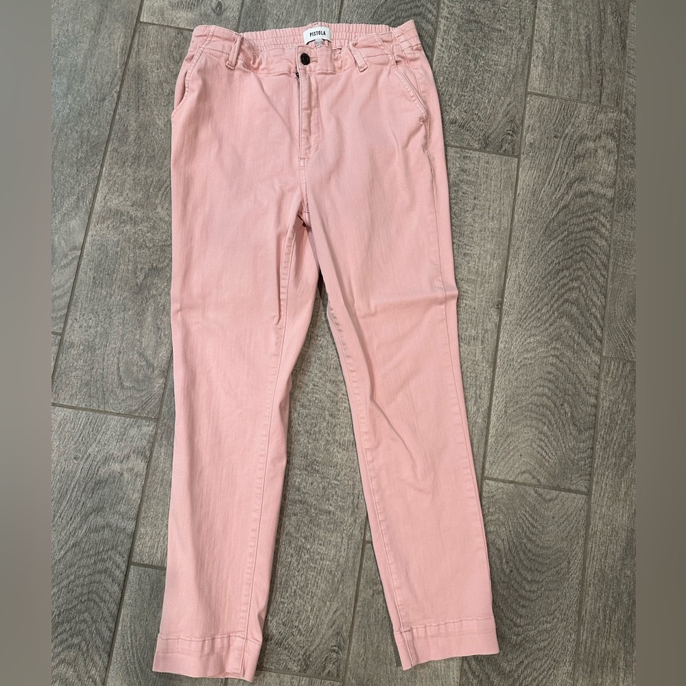 Size 29 pink pistola crop jeans. Stretchy. Only worn a handful of times